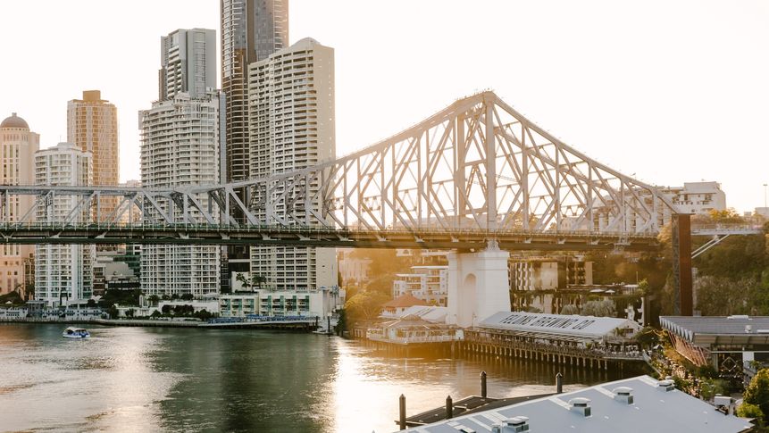 Felons sits on a bend of the snaking Brisbane River.