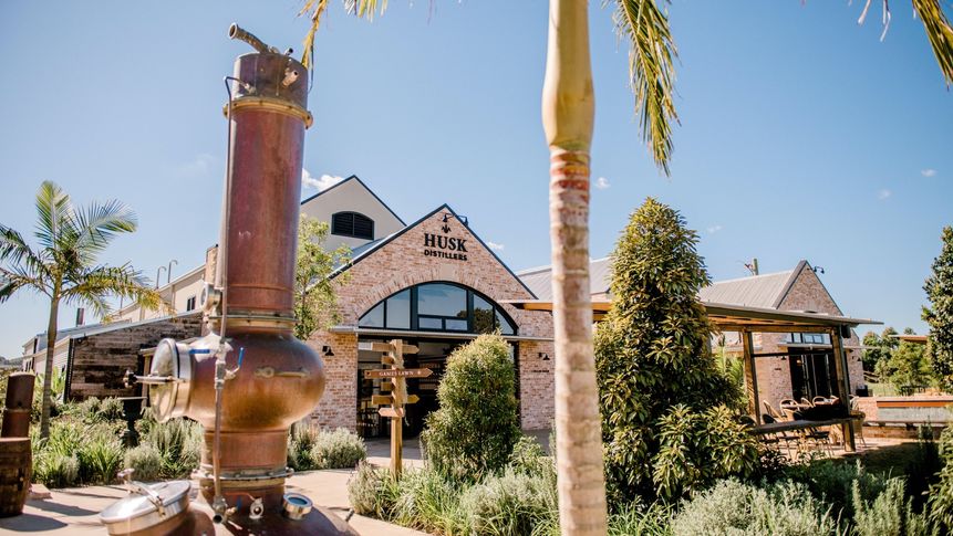 Book a table or umbrella on the lawn to enjoy cocktails, tasting flights and lunch.