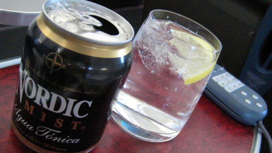 There was a full choice of alcoholic drinks available, with crew happy to top up frequently.
