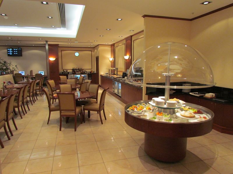 The largest area in Emirates' Auckland lounge includes an extensive hot and cold buffet and the bar area.