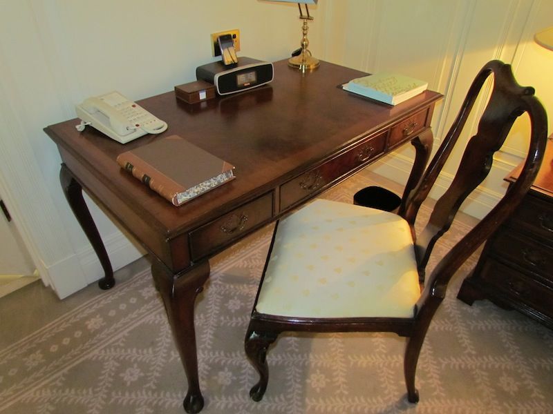 Despite being more elegant than practical, the desk will do for an hour or two.