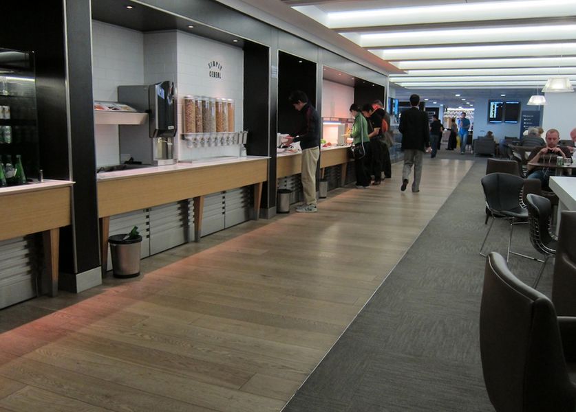 The food area is also the most highly-trafficked area in the lounge, since it's right by the entrance, which is something of a design flaw. I saw a couple of near-misses with plates of bright red curry.