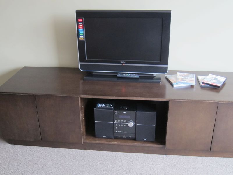 While the TV is a little undersized, I appreciated the DVD lending library.