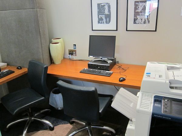 Nobody was using the computers when I was in the lounge...probably because everyone has at least one wifi-capable device these days.