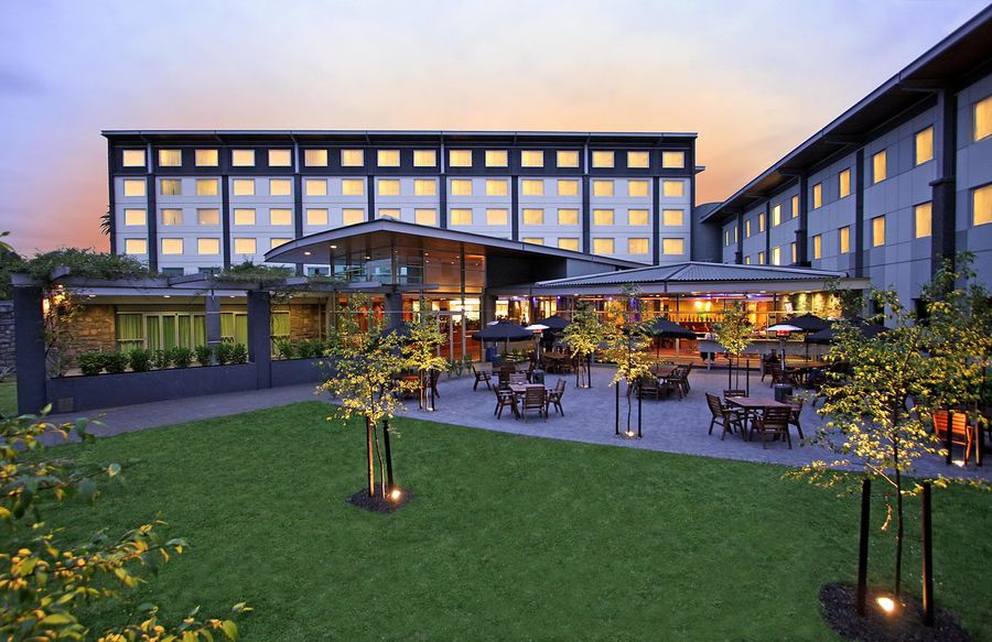 On the left is the Ibis side, on the right the Novotel, and in the middle is the rather nice outside bar area.