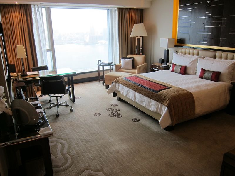 This is a massive room by Hong Kong standards.