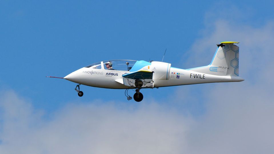 The E-Fan 1.0 takes to the skies