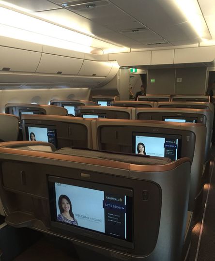 The A350's cabin is more like a very large room (with a lot of seats)