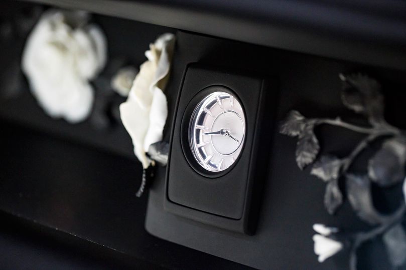 The detail along the dashboard is meant to evoke an art gallery, able to show off the owner's private collection of valuables.