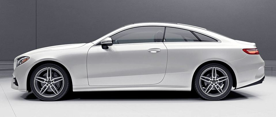 The E400 Coupe lacks a b-pillar, which means that the line along the side of the car is uninterrupted when you open the door