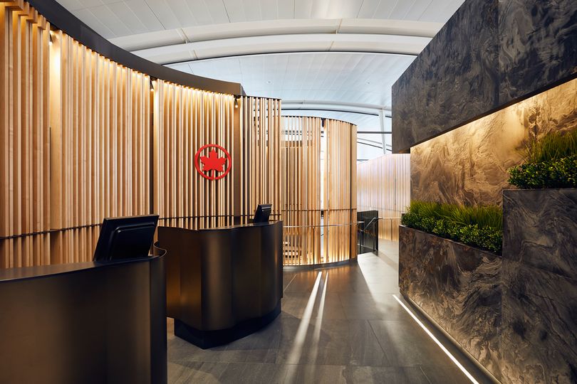 Signature Class travellers enjoy access to the Signature Suite lounge