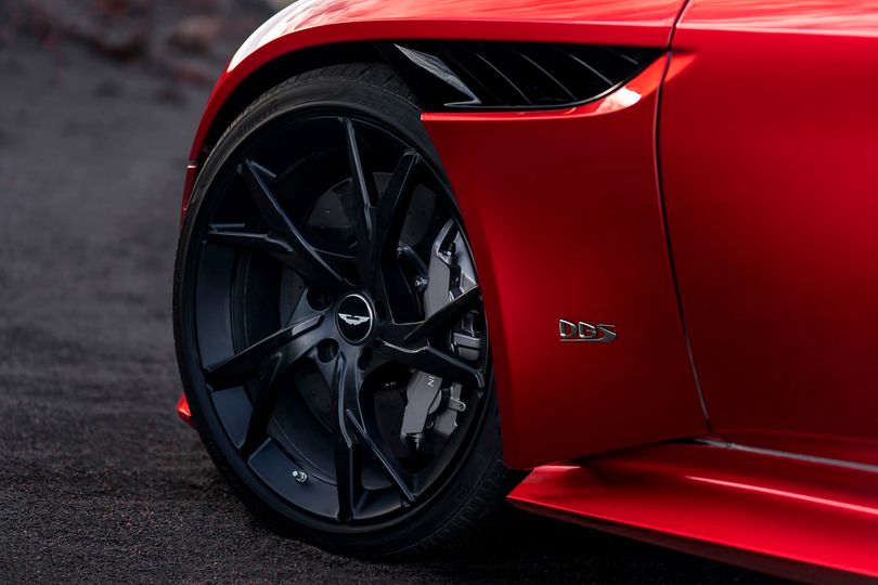 Vents on the sides, even reaching over the wheels, give the car a super-aggressive, unique look.