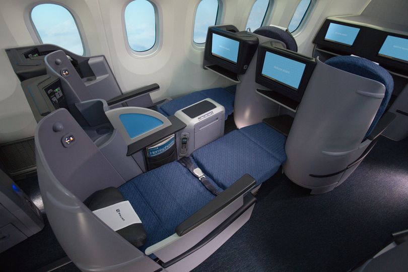 United Airlines' current Boeing 757 lie-flat first class seats