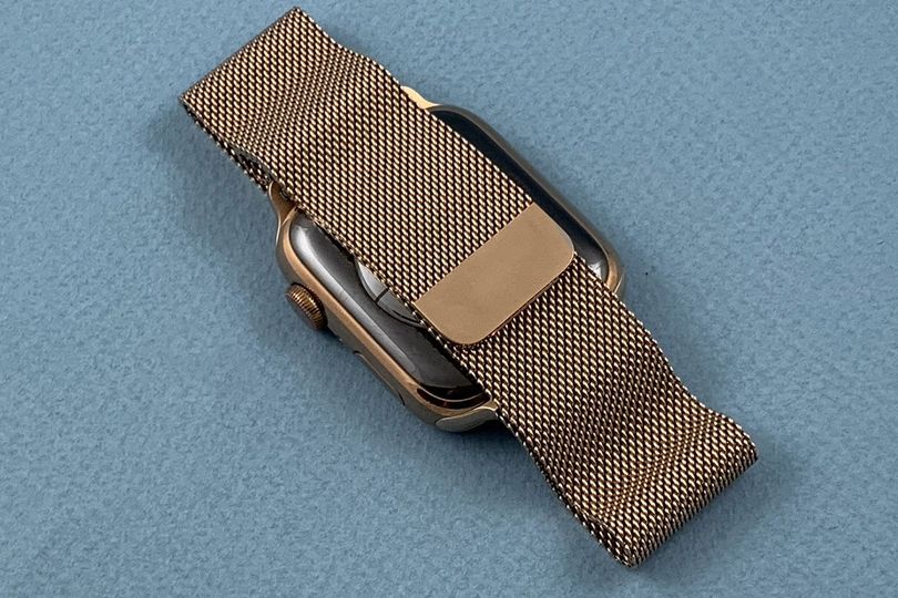 The Milanese Loop has always been my favorite Apple Watch band, and now it comes in gold.