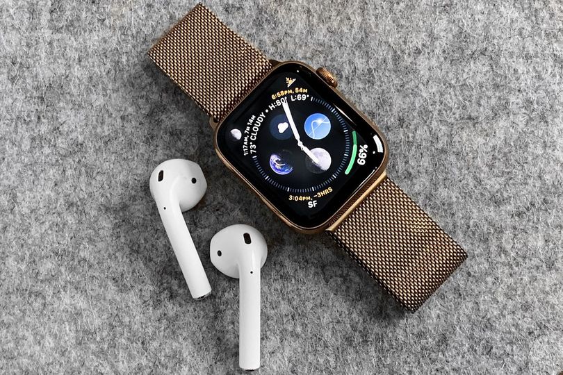 On the go with a 4G Apple Watch Series 4.