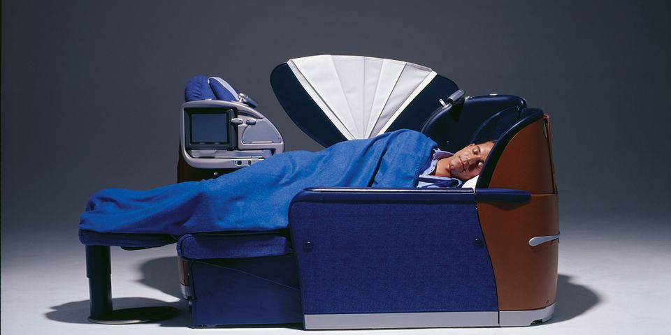 In 2000, British Airways introduced the world's first fully lie-flat bed in business class.