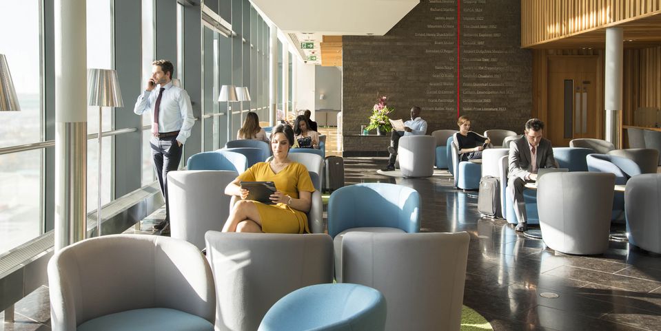Rejoining Oneworld would open up Aer Lingus lounge access for selected top-tier frequent flyers.