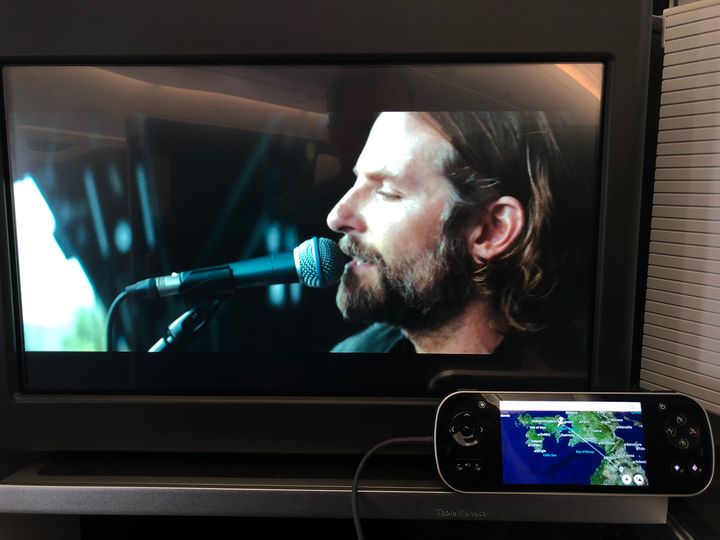 Keep an eye on the moving map by using the remote control as a 'second screen'.