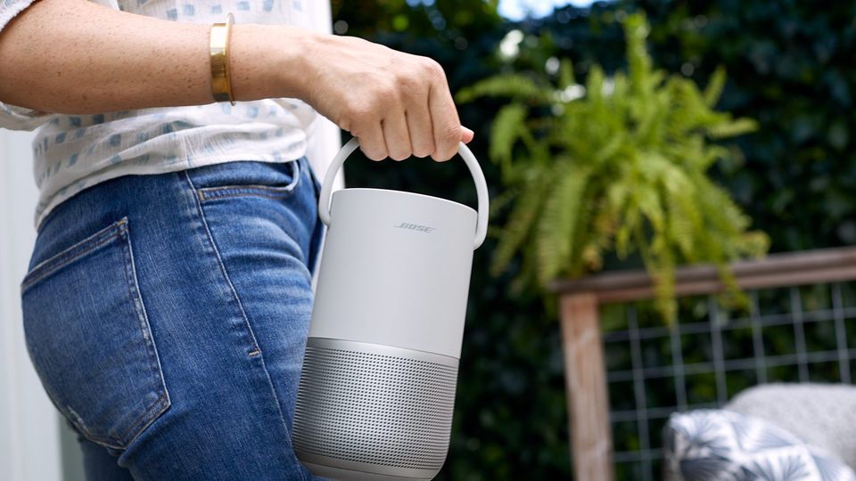 Bose says it Portable Home Speaker will have 12 hours of battery life.