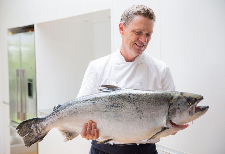 New Zealand chef Geoff Scott gets his hands on one of King Salmon’s supersize Tyee.