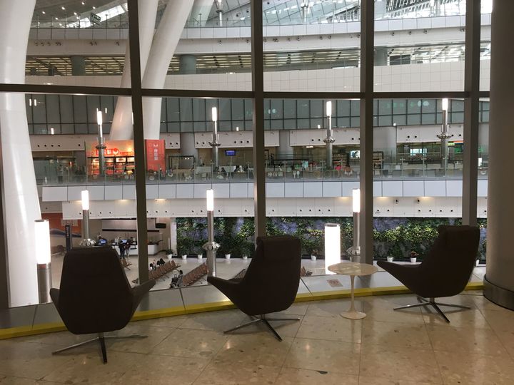 Business class and first class travellers can use the Business Lounge at Hong Kong West Kowloon.