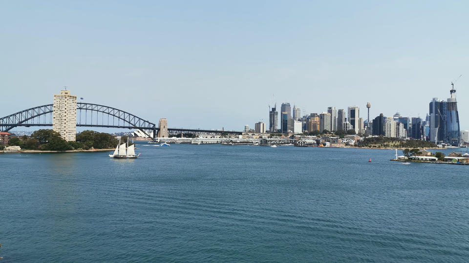 The HUAWEI P30 Pro's standard wide-angle mode helps capture a postcard vista...