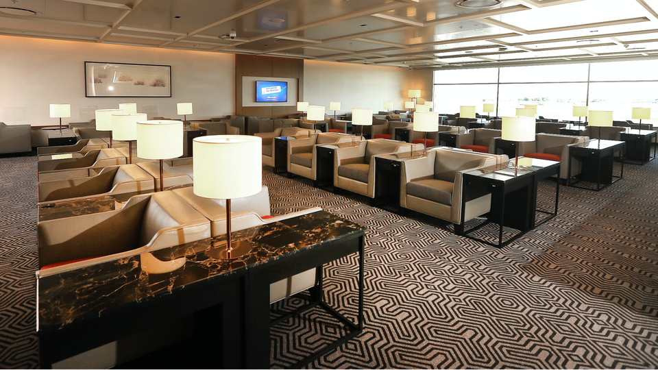 Sydney's Singapore Airlines business class lounge is a quiet and cosy space.