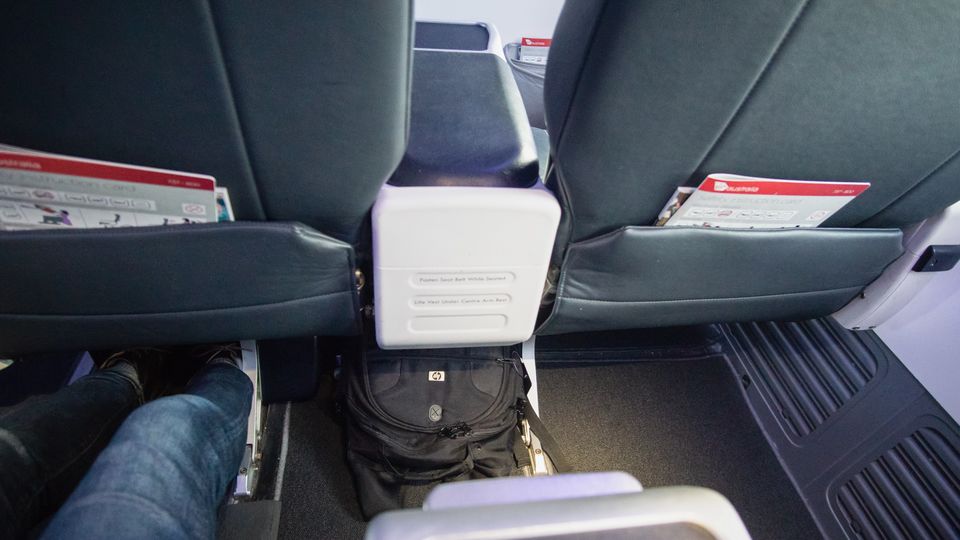 Legroom at Row 2 of Virgin Australia Boeing 737 business class.