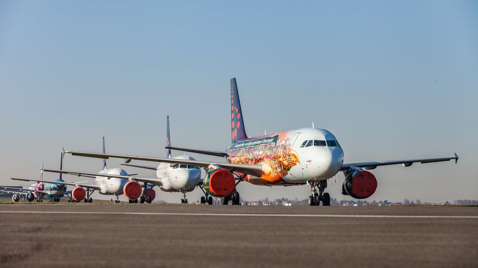 Social distancing, aircraft-style.