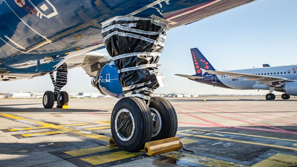 The landing gear is well-wrapped and sealed.