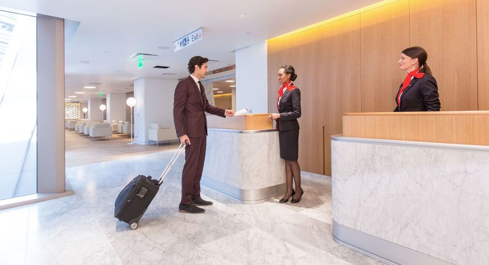 Oneworld Emerald frequent flyers can access the Qantas First Lounge in Los Angeles, prior to Oneworld flights.
