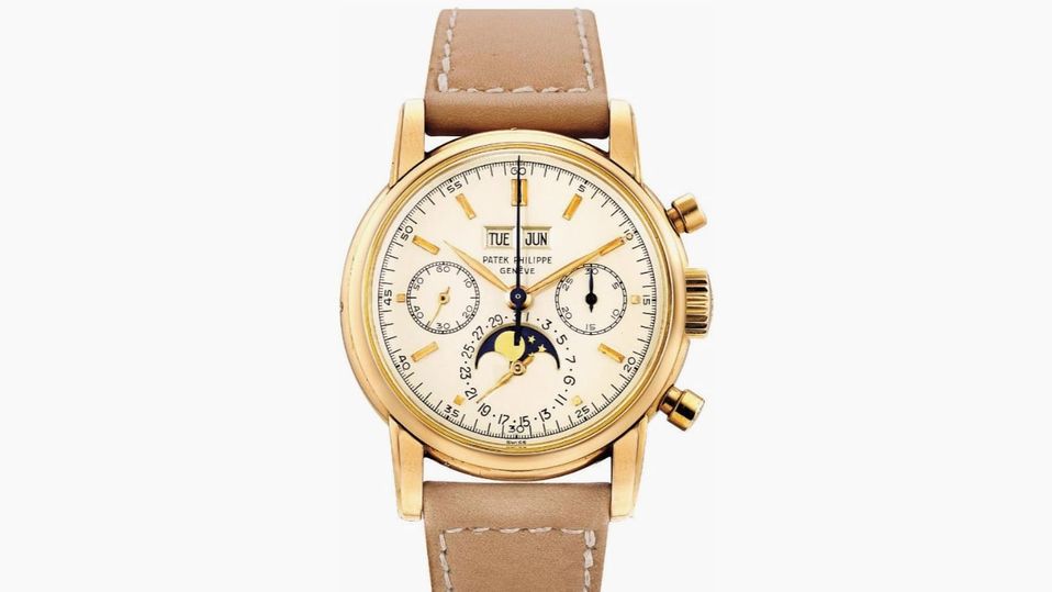 A Patek Phillippe ref. 2499, similar to that worn by Lennon, sold by Phillips in 2016 for around US$2.5 million.