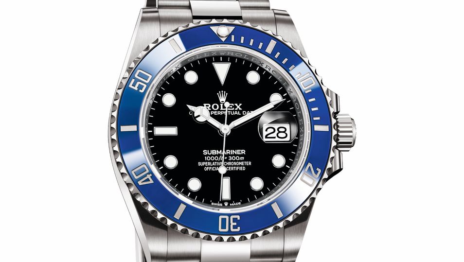 A colour combination never seen on a Submariner before, the black and blue reference 126619LB.