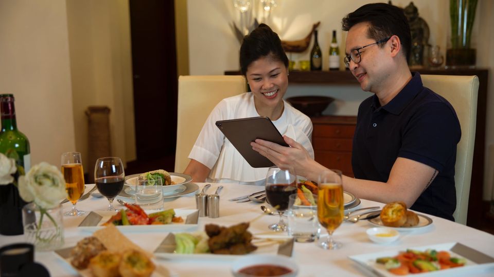 Dine on Singapore Airlines' finest inflight food in the comfort of your home.