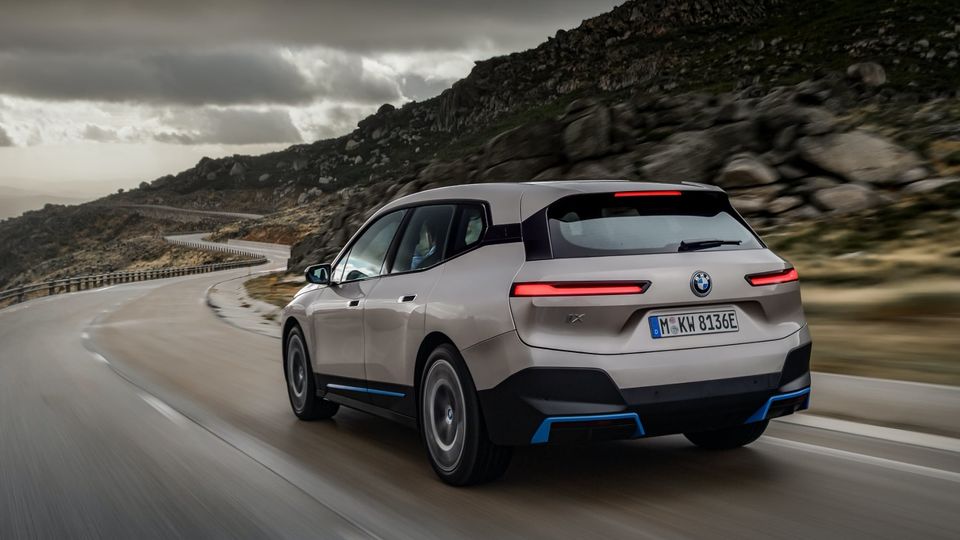 BMW's 2021 iX SUV