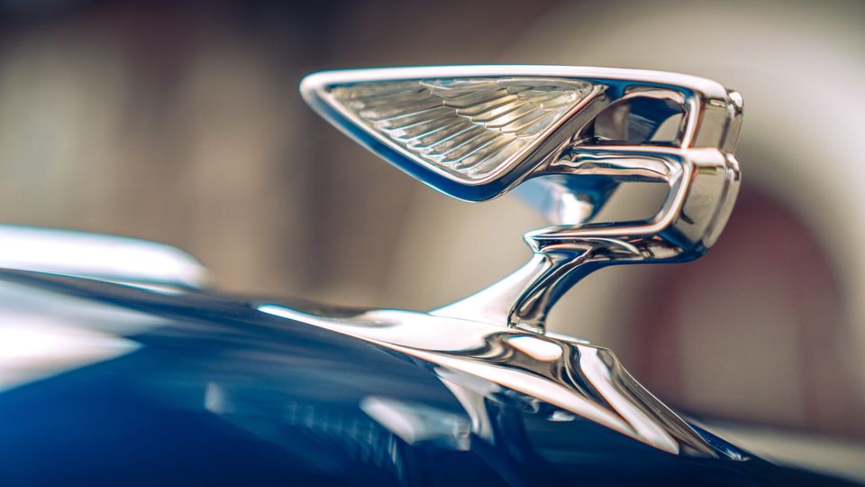 Bentley’s Flying B mascot on the hood of a 2020 Flying Spur. It is the first time this style of hood ornament has been on a modern Bentley.