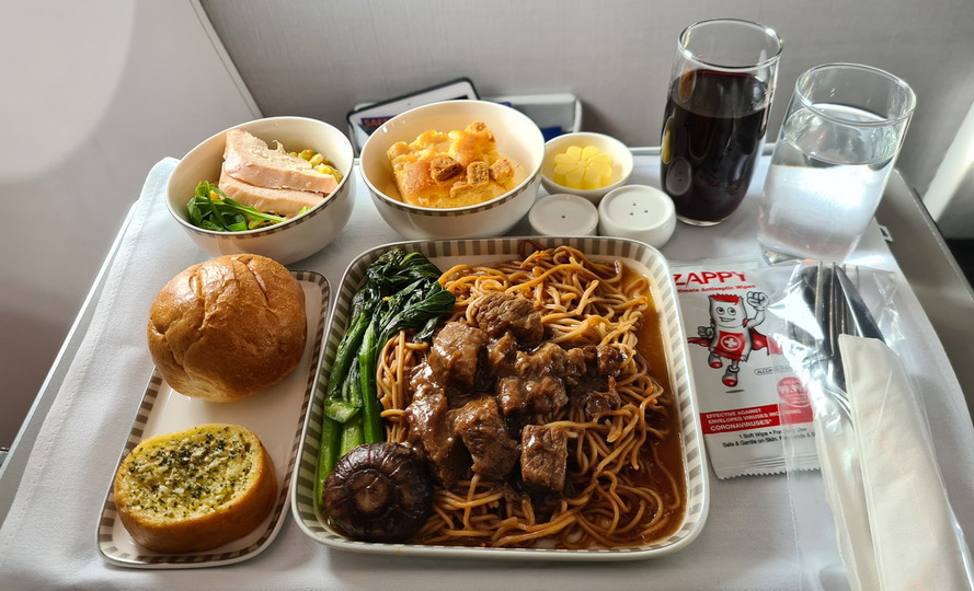 Singapore Airlines' Boeing 737 business class meals are up to expectations.