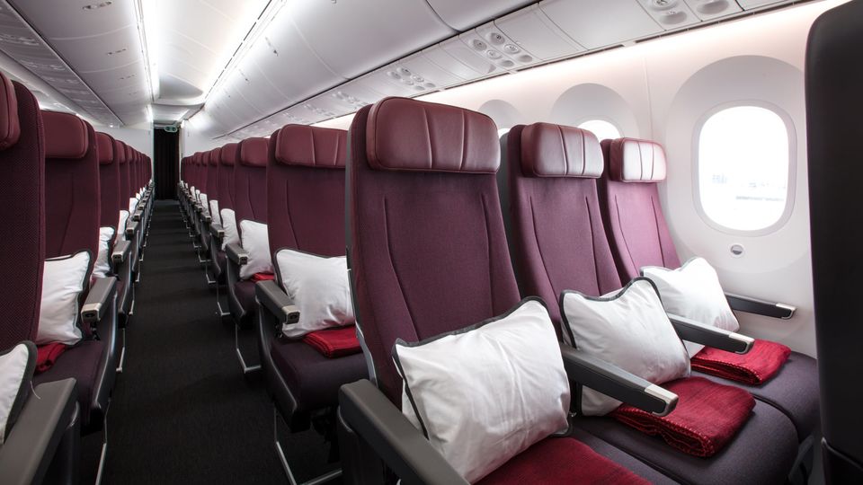 Qantas Boeing 787-9 economy class.