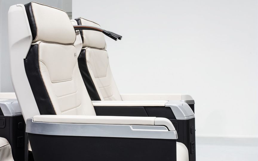 Breeze Airways' Airbus A220 first class 'Nicest' seating.