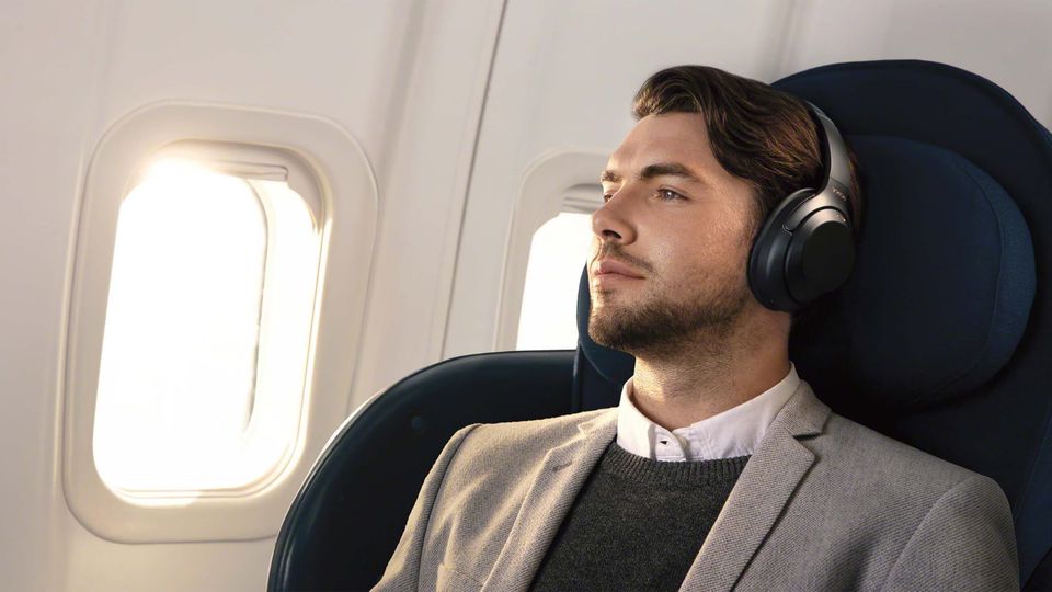 Bluetooth audio can be streamed from each A321neo screen to the passenger's own headphones.