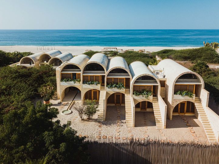 The suites at Casona Sforza face the pool and the Pacific Ocean beyond.