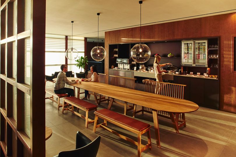 Cathay Pacific's London Heathrow T3 lounges are the best choice for Oneworld flyers.