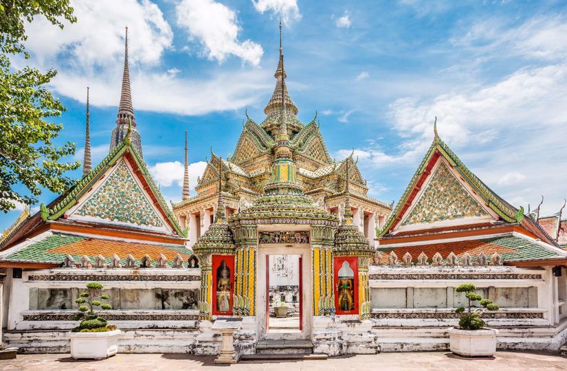 The gate to the Phra Mondop Scripture Hall at Wat Po.