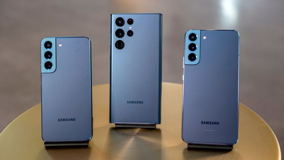A Galaxy of stars: the S22, S22 Ultra and S22+ smartphones.