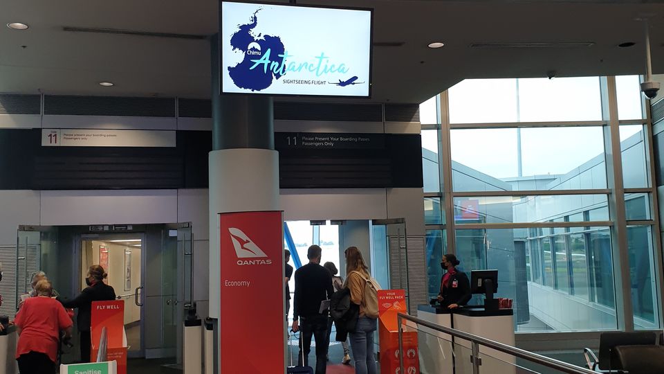 We're at the gate and it's really happening now...