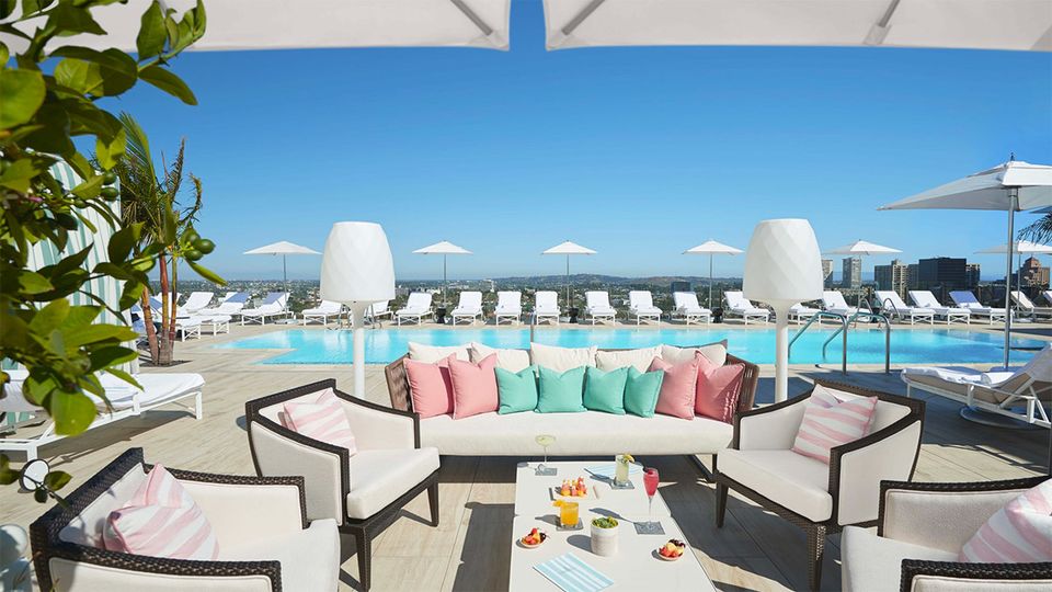 There's a pool lounge at the Waldorf Astoria with your name on it