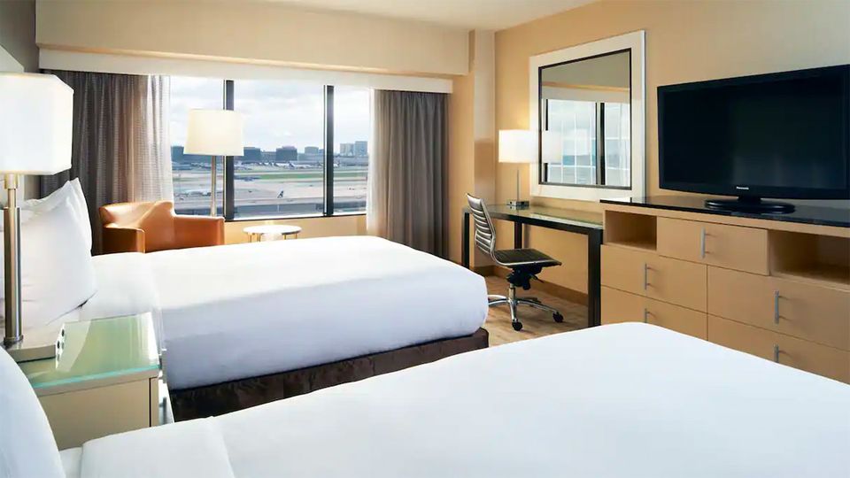 Hilton Los Angeles Airport is a classic hotel with a one-of-a-kind view