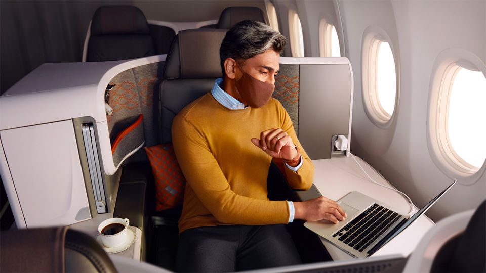 Singapore Airlines 373-8 features 10 seats, including two solo thrones.