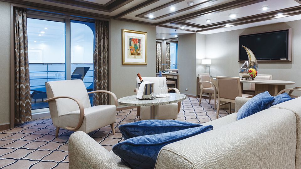 Enjoy a taste of suite life in the charming owner's suite at Silver Dawn.