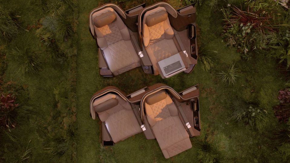 Thompson's fresh Vantage Duo business class seat.